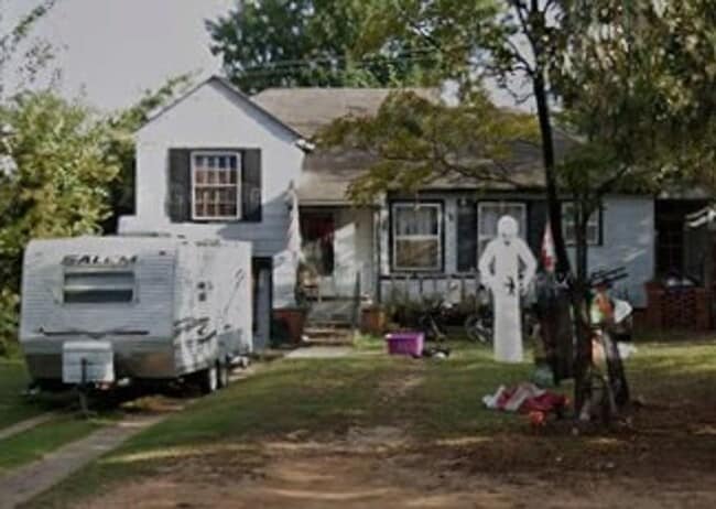 Building Photo - Freshly Updated 3 Bedroom House