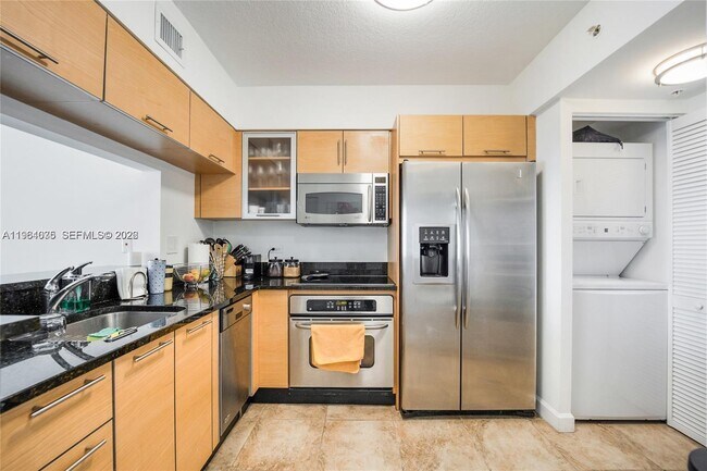 Photo - 31 SE 5th St Unit 2706