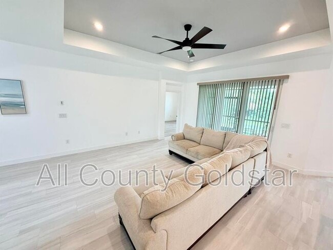 Photo - 6049 Higgins Ln