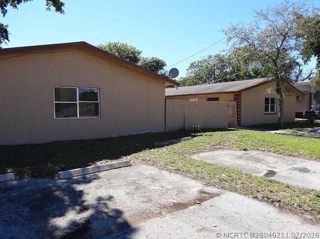 Photo - 2400 NW 21st St Unit 3