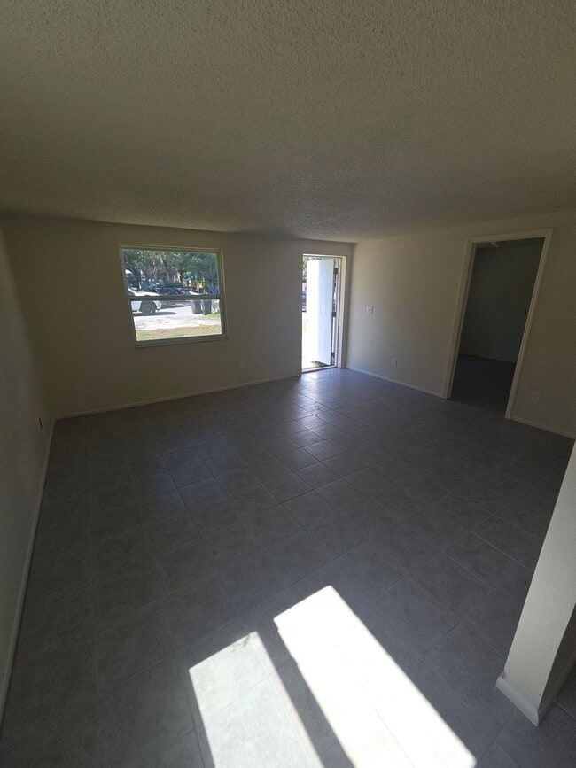 Photo - 2/1 DUPLEX