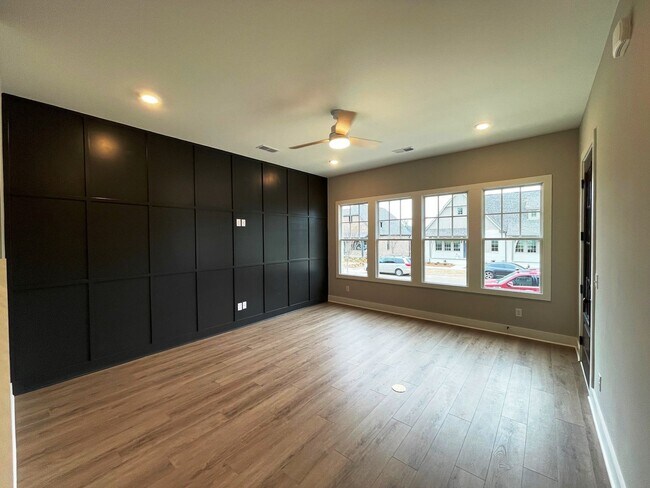 Photo - Must See Luxurious 4 Bedroom 3.5 bath Town...