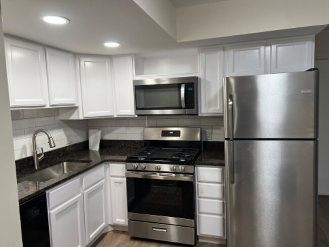 Photo - 1104 S State St