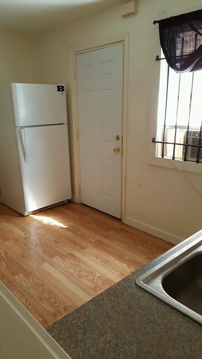 Photo - 851 E 84th St Unit 2