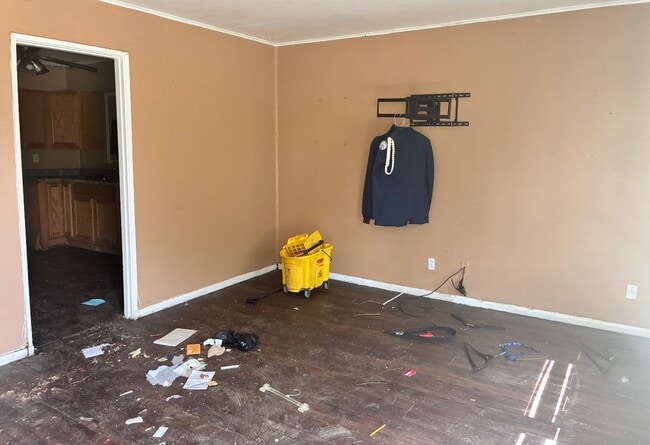 Photo - 7013 Edna St