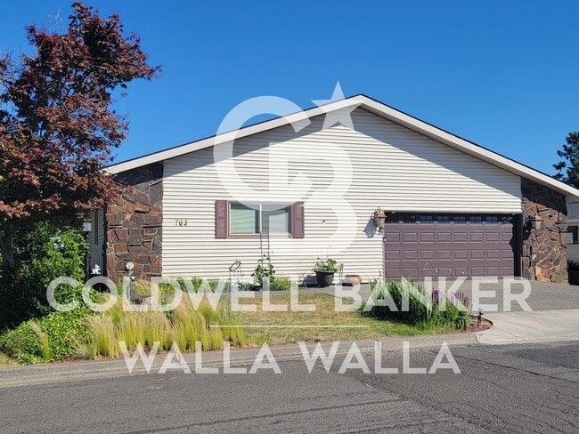 Building Photo - Spacious ground level Rental