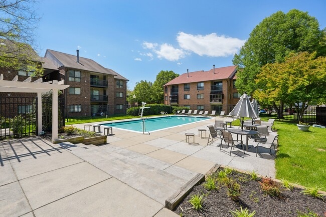 The Greens at Columbia Apartments