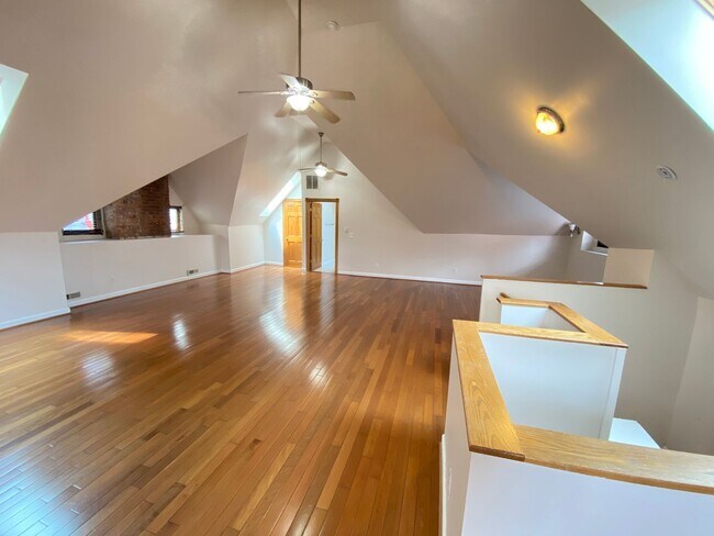 316-318 W 7th Ave