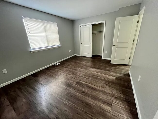 Photo - this beautiful 2 bedroom/1.5 bathroom townhouse apartment