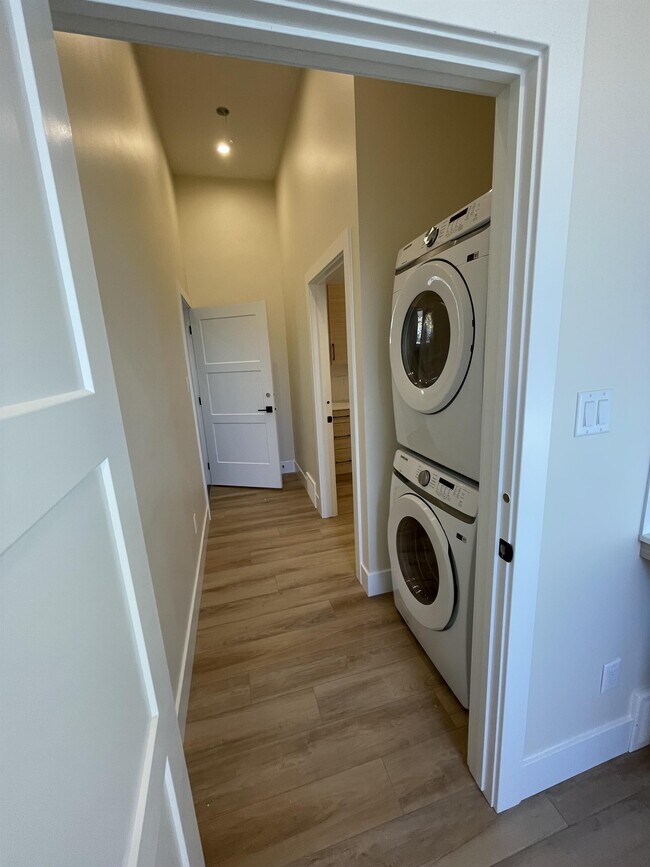 Photo - 8717-8110 110 St NW Unit 3B