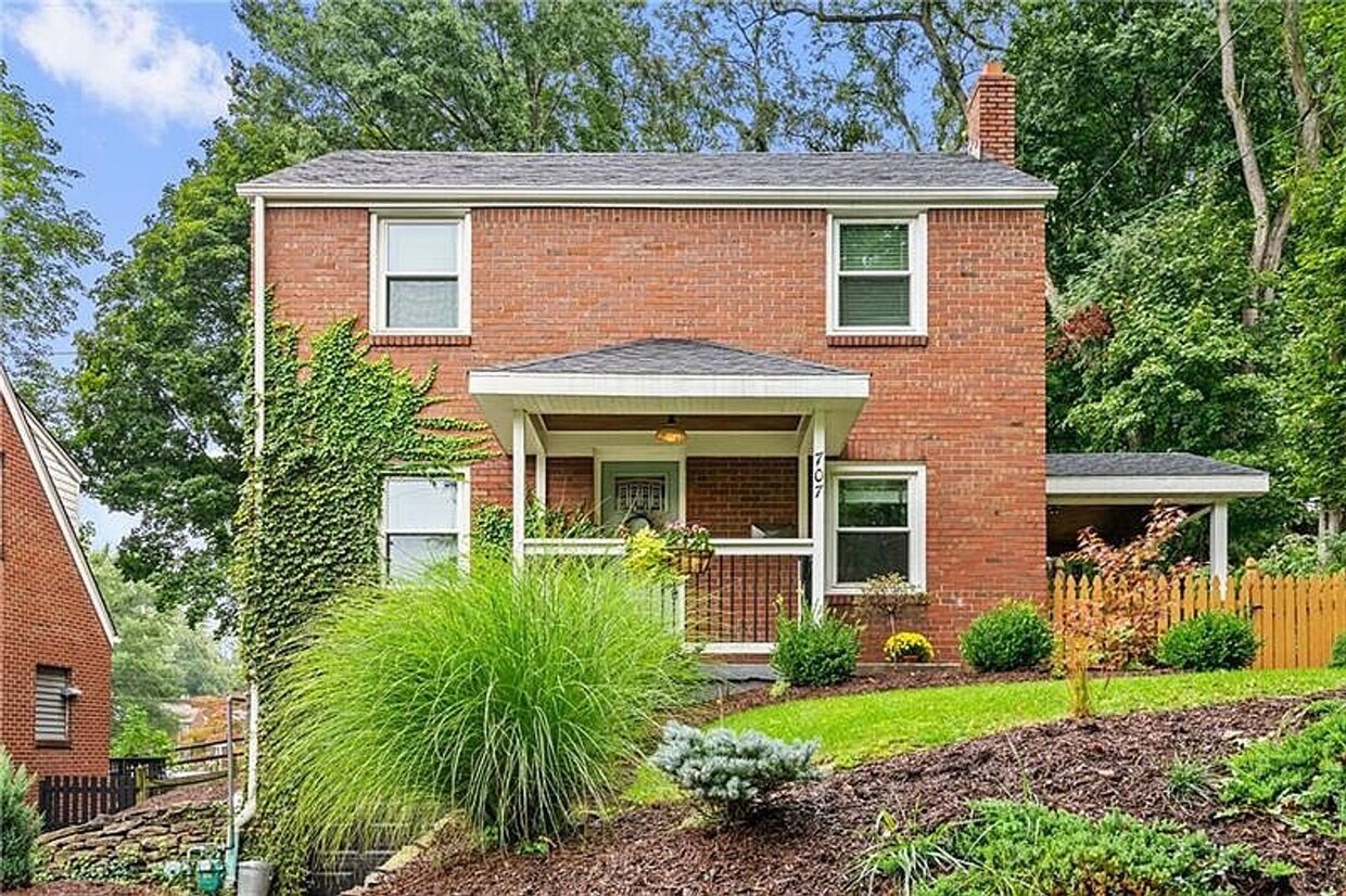 Three Bedroom, Near everything in Oakmont - Three Bedroom, Near everything in Oakmont