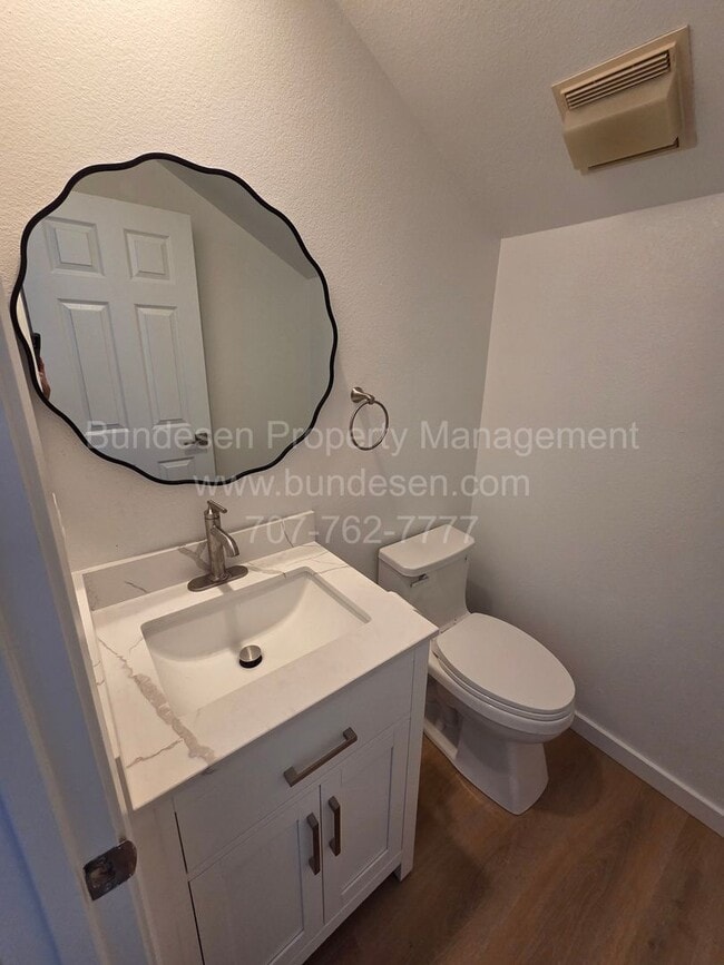 Photo - 1736 Burgundy Ct