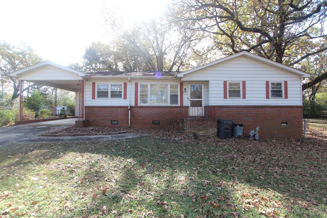 3 Bedroom, 1 Bath! New on the Market and ... - 3 Bedroom, 1 Bath!  New on the Market and ... House