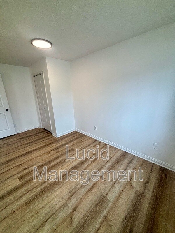 Photo - 831 Meigs Ave