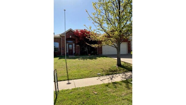 Photo - 2715 Logan Dr