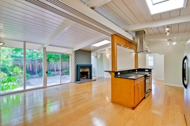Mountain View Home l Spacious Open Layout ... - Mountain View Home l Spacious Open Layout ...