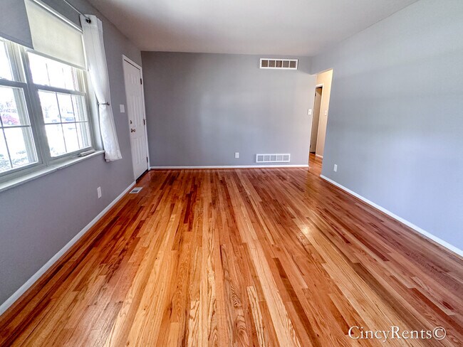 Photo - 1647 Rockhurst Ln