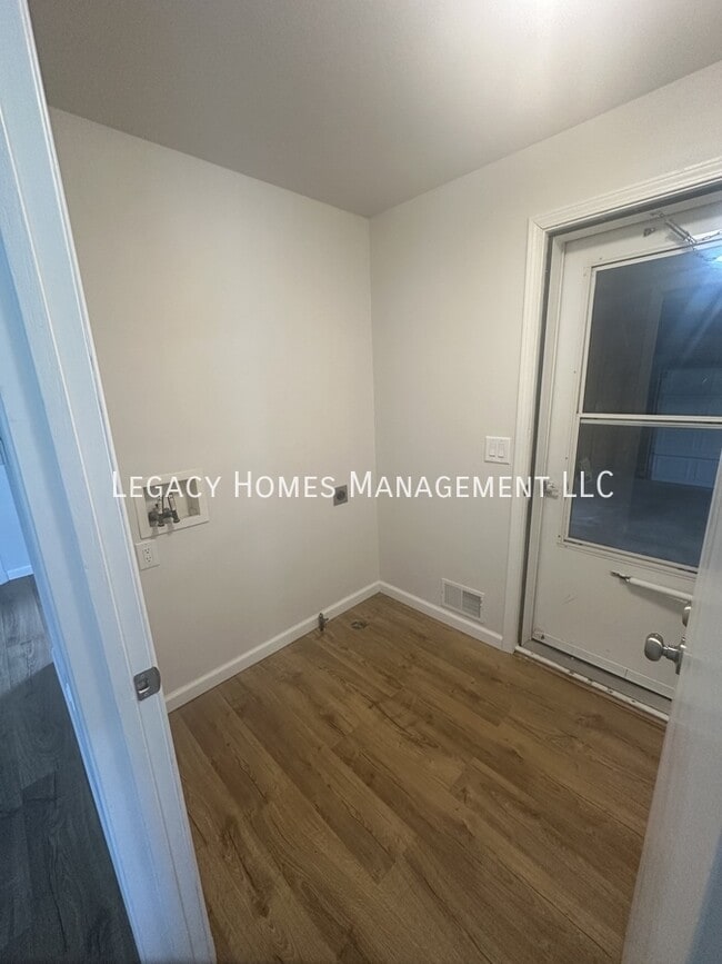 Photo - 1091 Stillmeadow Ln