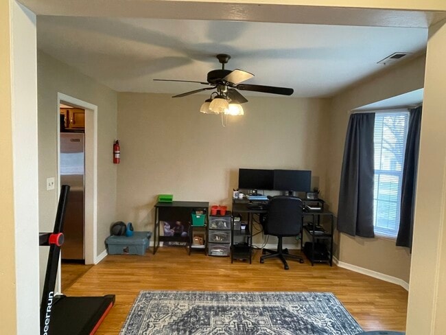 Photo - 3314 Greenwich Ln