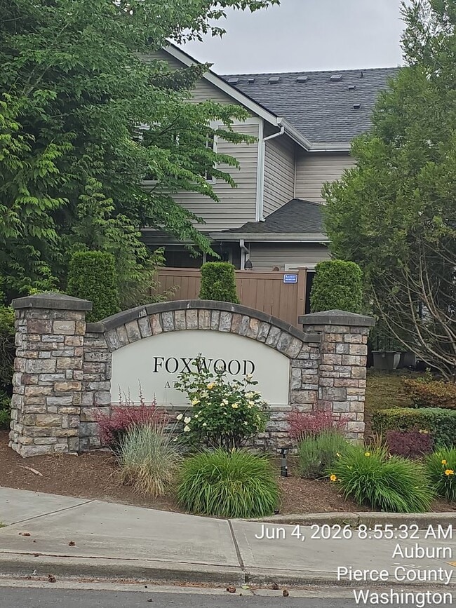 Photo - Foxwood at Lakeland Hills townhome condo for rent - 2 bedroom 2.5 bathroom with 2 car garage. A...
