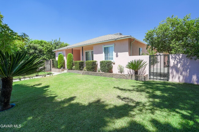 13951 Terra Bella St