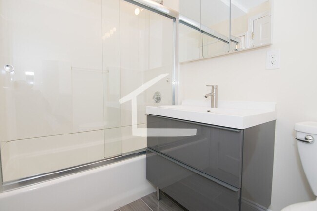 Photo - Nicely updated 3 bed in Brookline