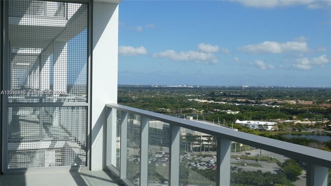 Photo - 2000 Metropica Wy Unit 2006