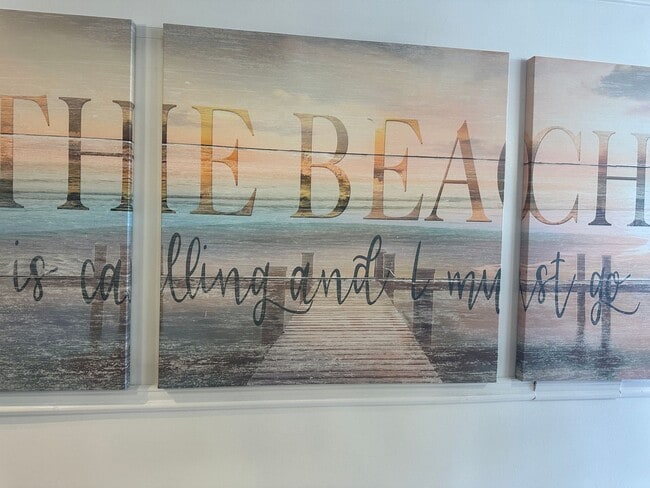 Building Photo - Waikiki Studio with Ocean Views