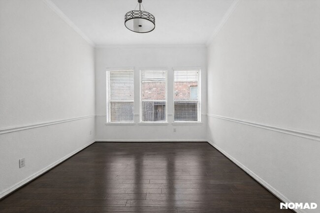 Photo - 2010 Silver Moon Dr