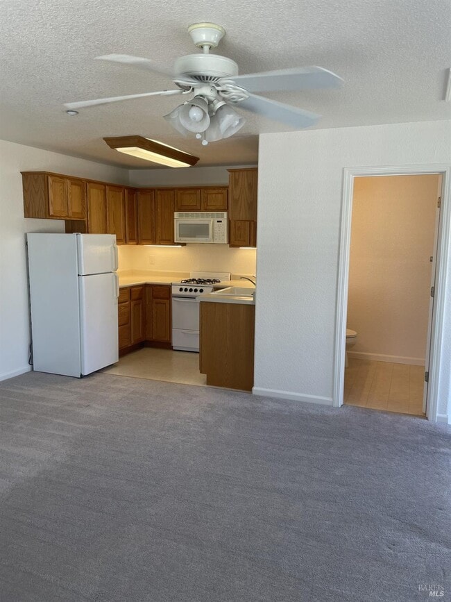 Photo - 203 Spur Ridge Ln