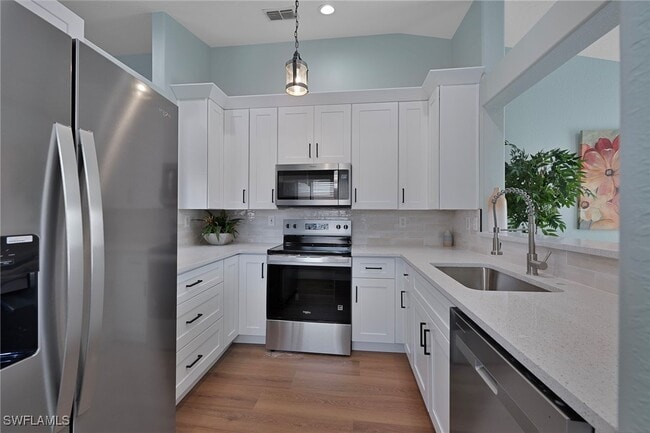 Building Photo - 26729 Little John Ct Unit 23