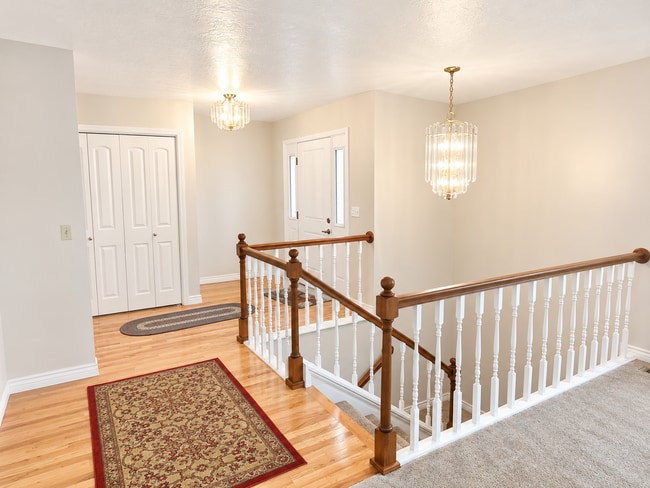 Photo - Lovely 6 bedroom home located on a quiet cul-de-sac