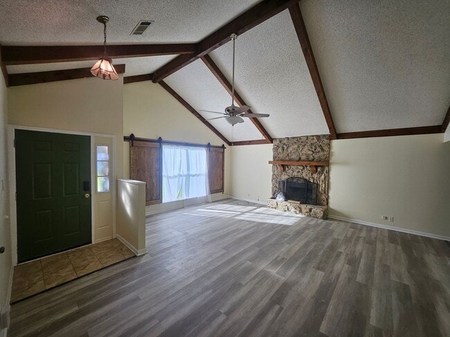 Photo - 171 Old Oak Ln