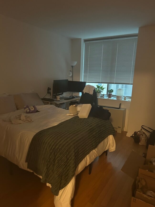 448 W 44th St Unit 3
