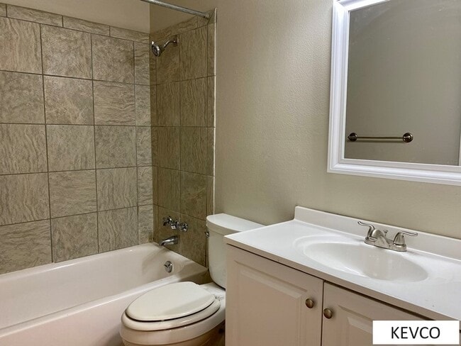 Photo - 1728 Azalea Dr Unidad 2