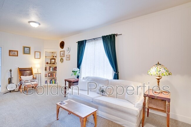 Photo - 944 N 7th St