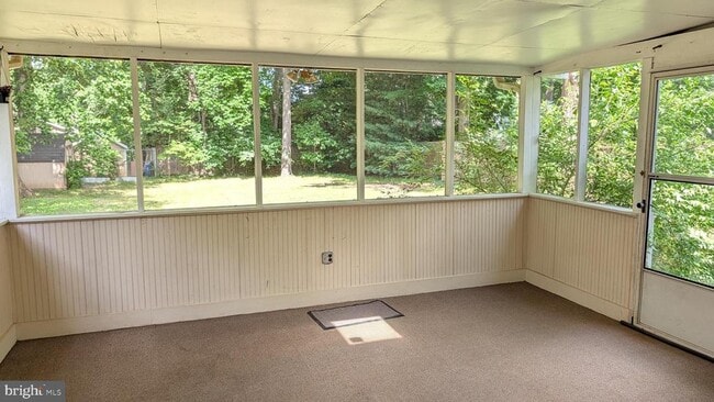 Photo - 909 Cottage St SW