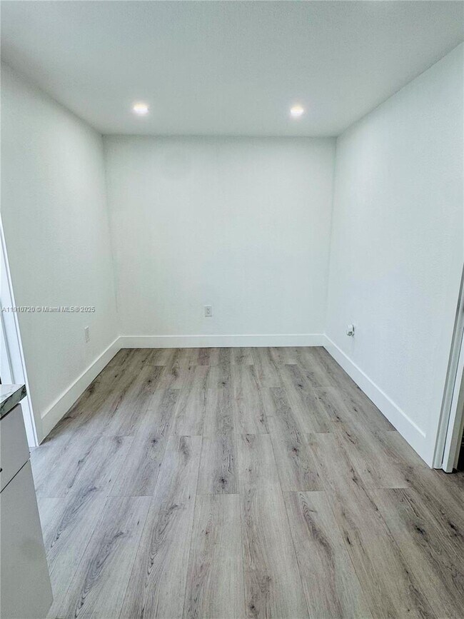 Photo - 3450 NW 170th St Unidad 0