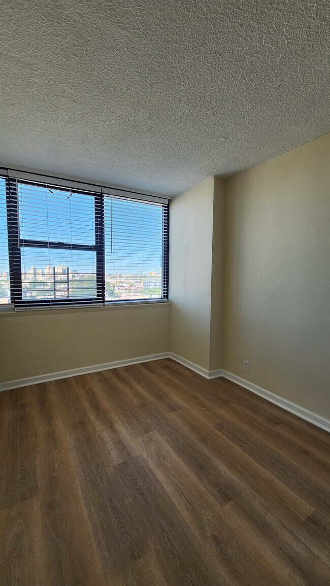 Photo - 280 Marin Blvd Unidad 14H