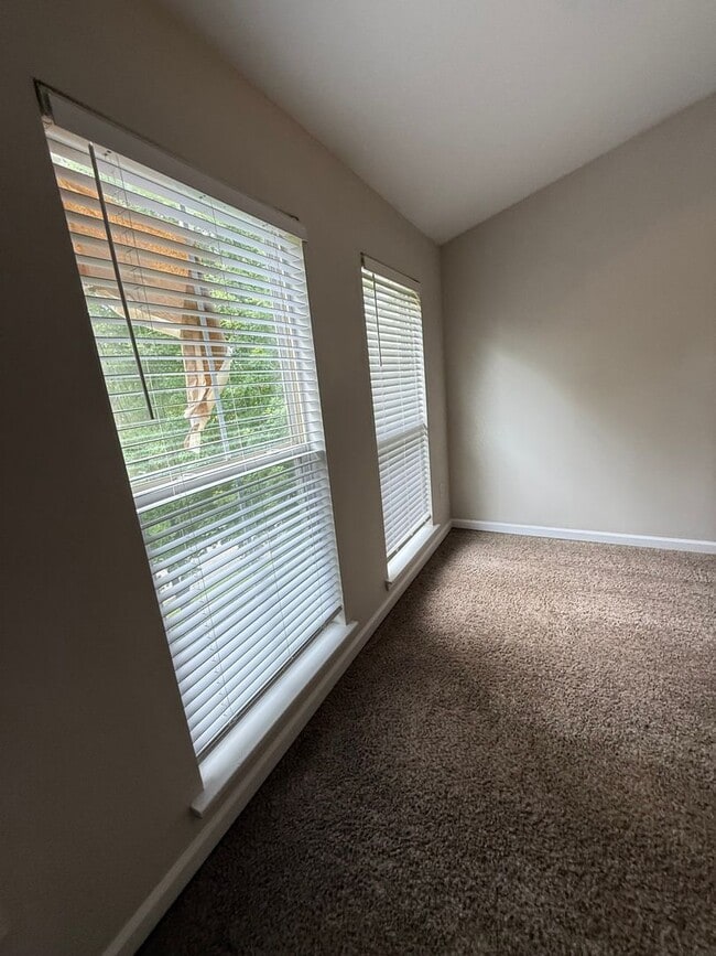 Building Photo - 15-1527 Kisling Unit 15-1527 - B