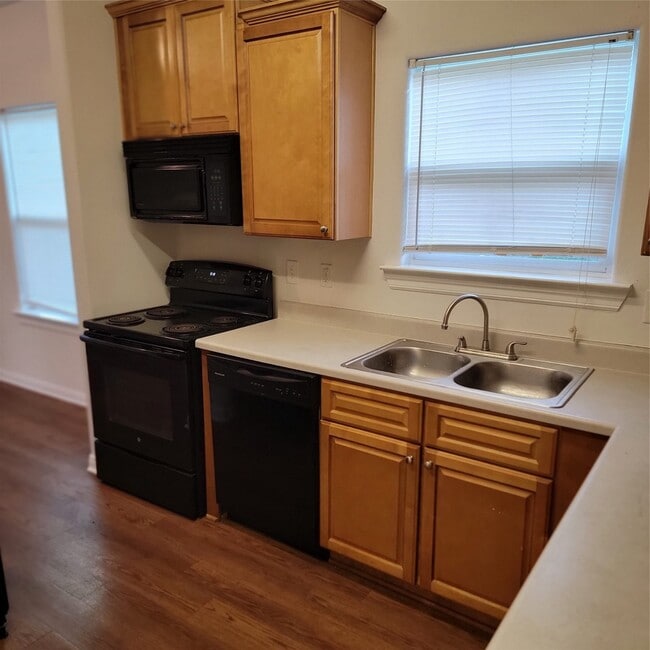 Building Photo - 322 7th Ave N Rental