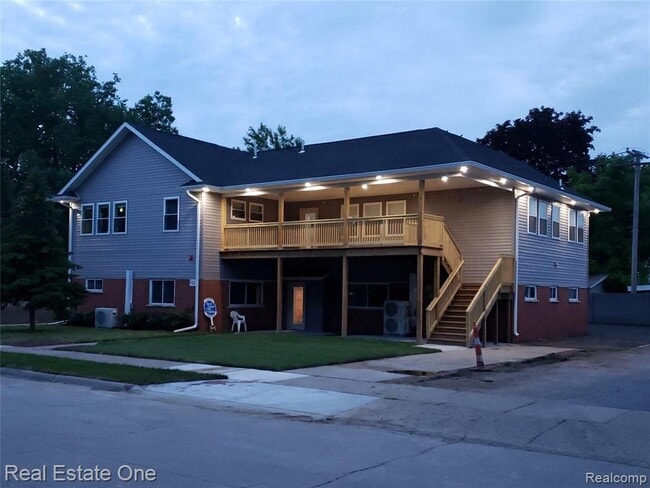 Building Photo - 312 Mary Ave