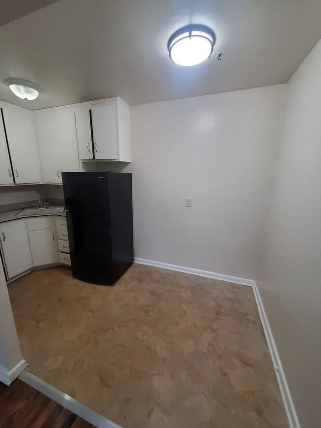 Photo - 3130 S 48th St. - 8 Family