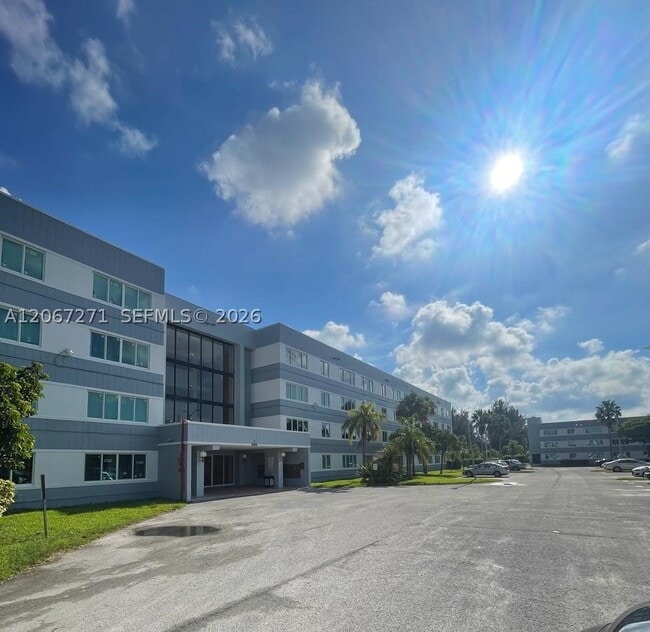 Building Photo - 14840 Naranja Lakes Blvd Unit C1H