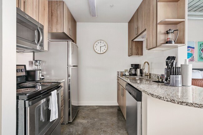 Building Photo - Midtown Studio for $1,120 – Walkable & Sty... Unit MM3 Rental