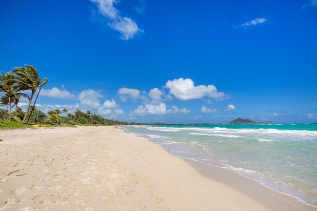 Photo - Fully furnished beach-side studio includes...