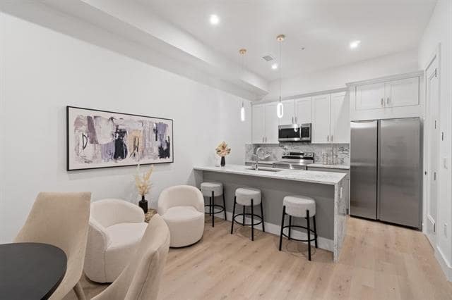 Photo - 491 Broadway Unit 202