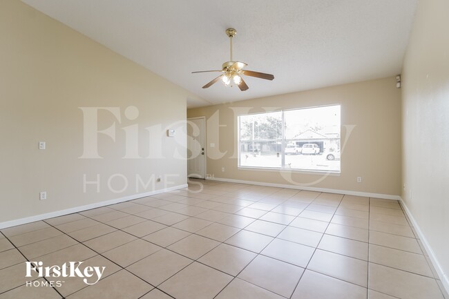 Photo - 541 Albatross Dr