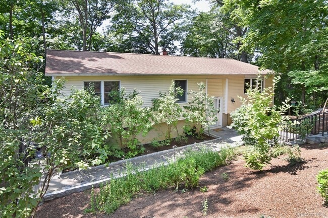 Photo - 32 Springwood Ave