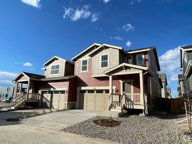 Building Photo - Luxurious home in Dove Village